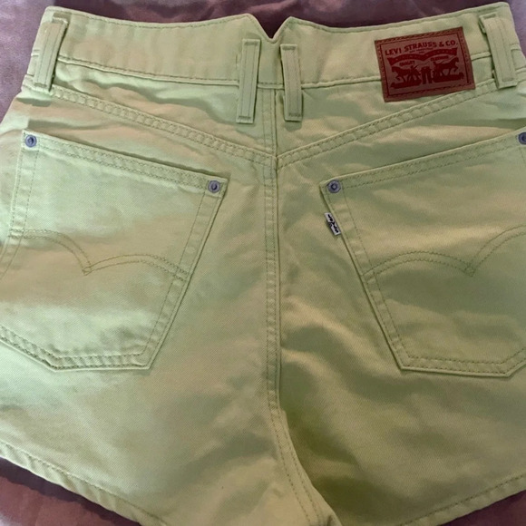 Levi’s High Waisted Mom Shorts Daiquiri Green New Without Tags Size 30 - Picture 10 of 11